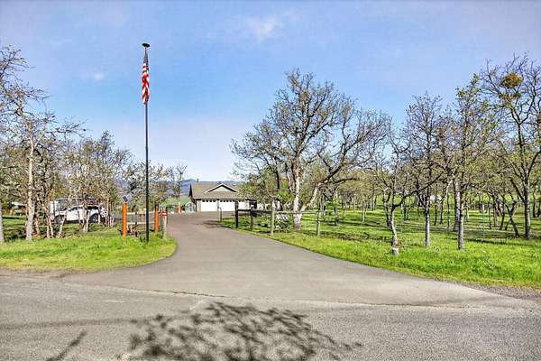 5.63 Acres of Land with Home for Sale in Eagle Point, Oregon