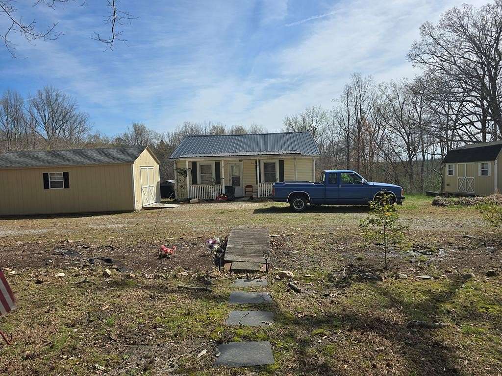 5.38 Acres of Land with Home for Sale in Victoria, Virginia