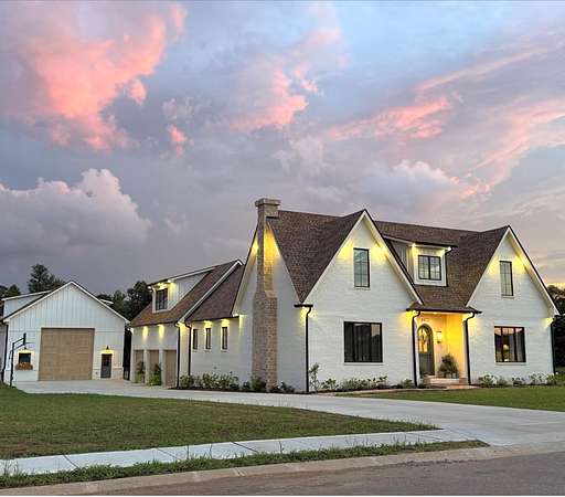 2.16 Acres of Land with Home for Sale in Clarksville, Tennessee