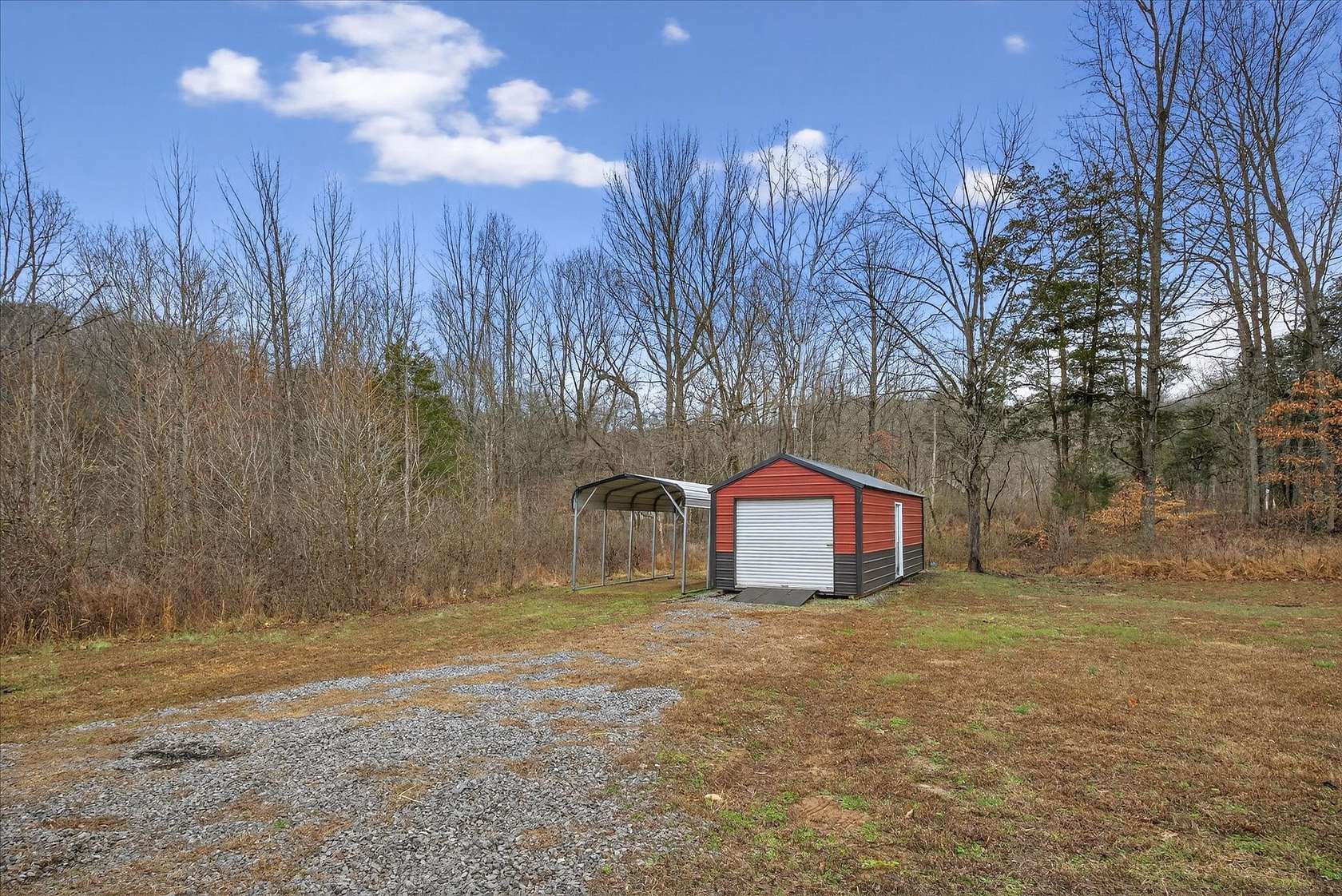 2.5 Acres of Residential Land for Sale in Palmyra, Tennessee