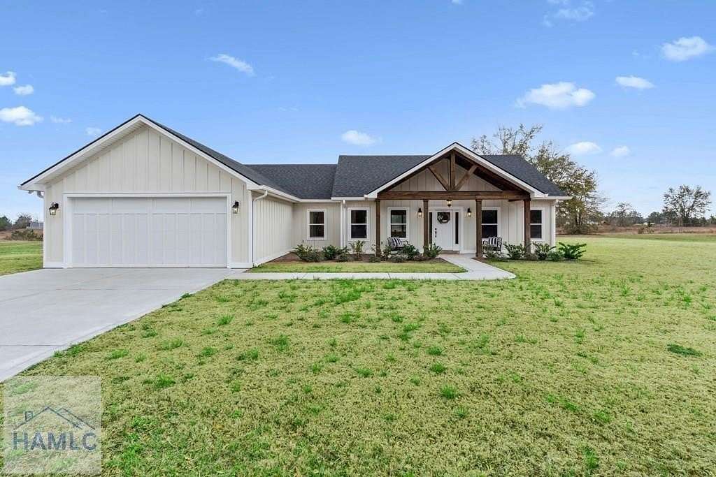 1.6 Acres of Land with Home for Sale in Jesup, Georgia