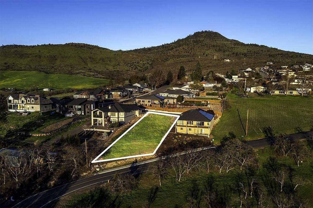 0.36 Acres of Residential Land for Sale in Medford, Oregon