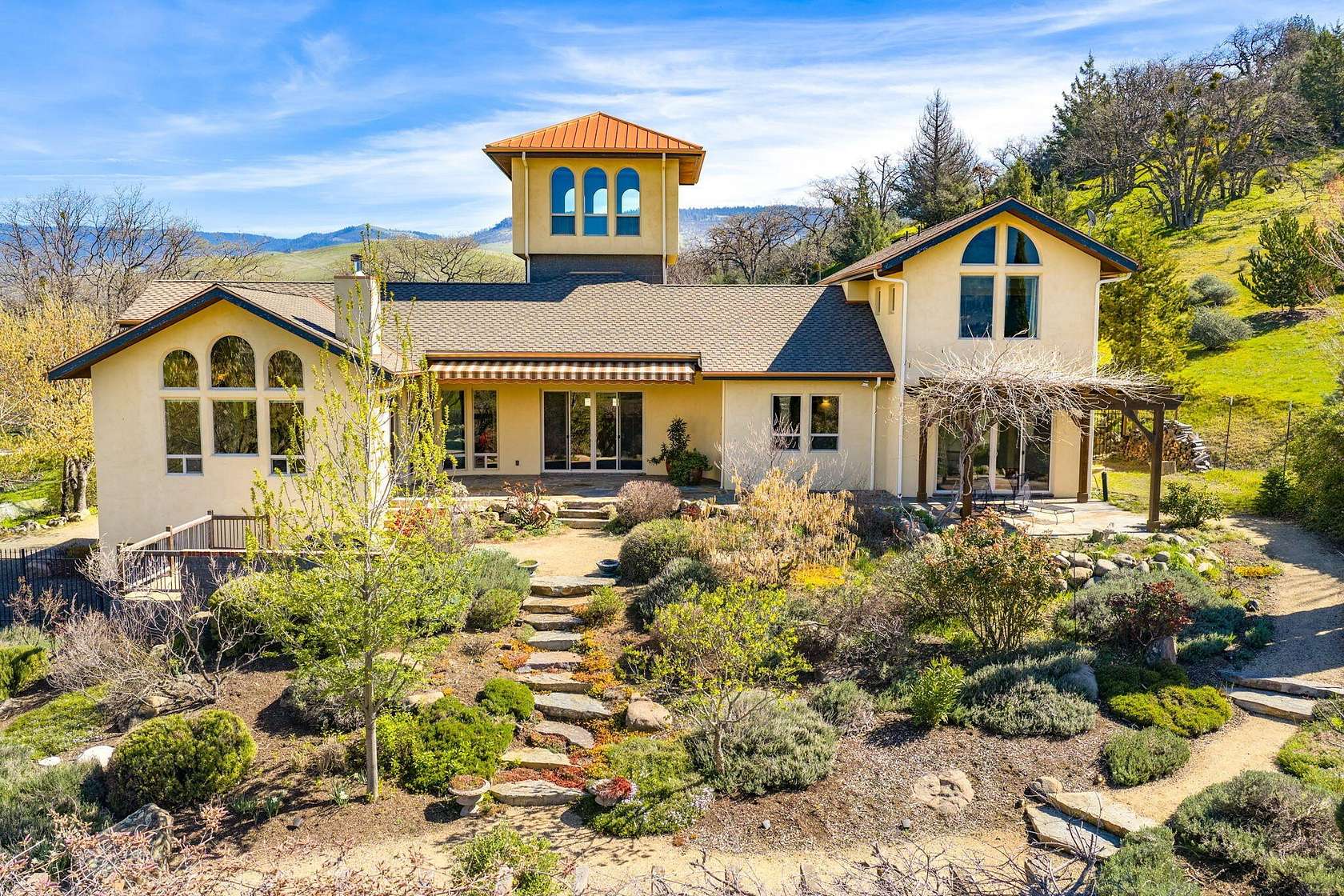 5.35 Acres of Land with Home for Sale in Ashland, Oregon