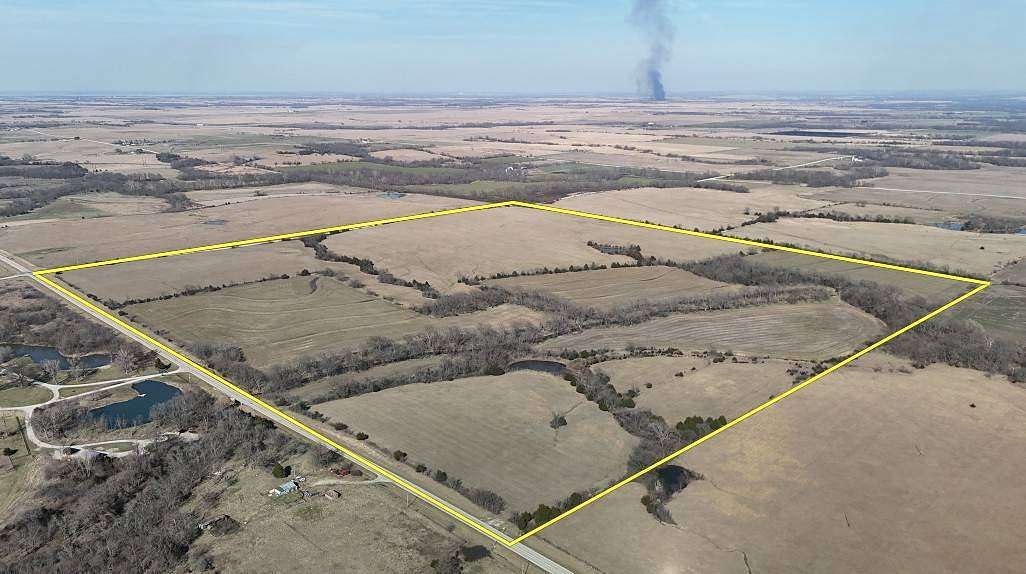 160 Acres of Land for Auction in Gridley, Kansas