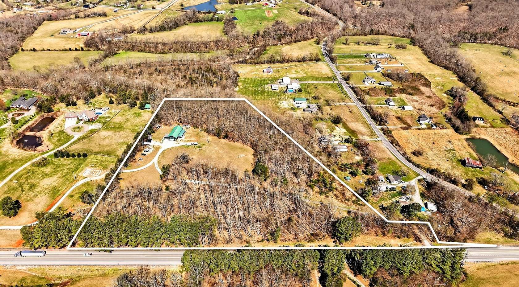 2 Acres of Land with Home for Lease in Portland, Tennessee