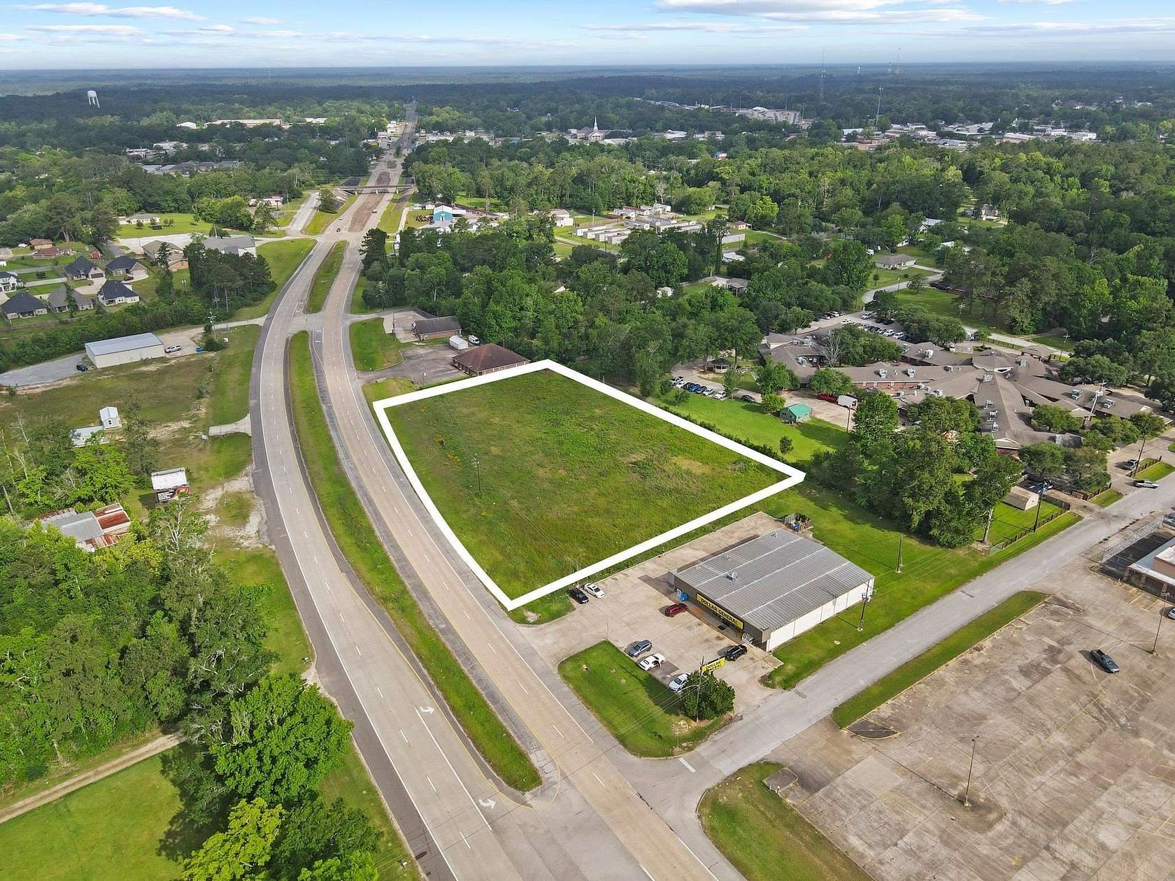 2 Acres of Mixed-Use Land for Sale in Silsbee, Texas