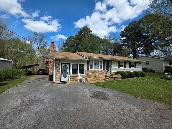 5.53 Acres of Land with Home for Sale in Paris, Tennessee