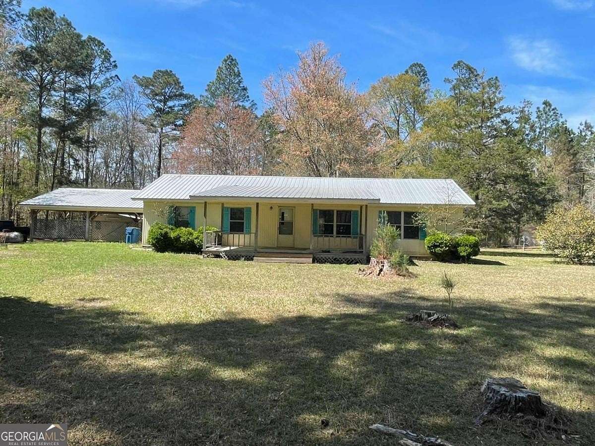 3.76 Acres of Land with Home for Sale in Jesup, Georgia