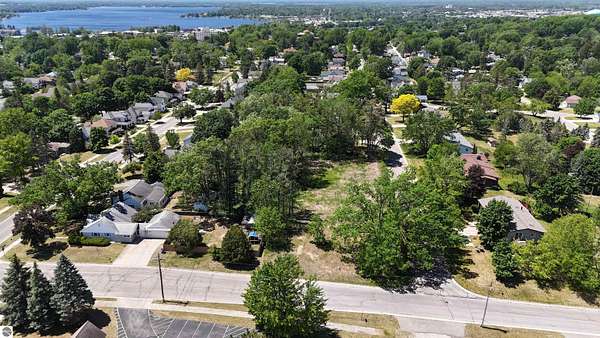 0.63 Acres of Residential Land for Sale in Cadillac, Michigan