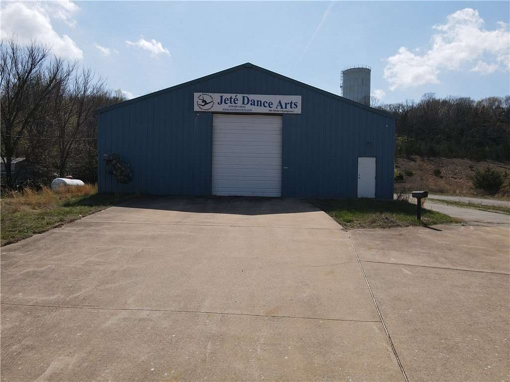 4.6 Acres of Improved Mixed-Use Land for Sale in Hindsville, Arkansas