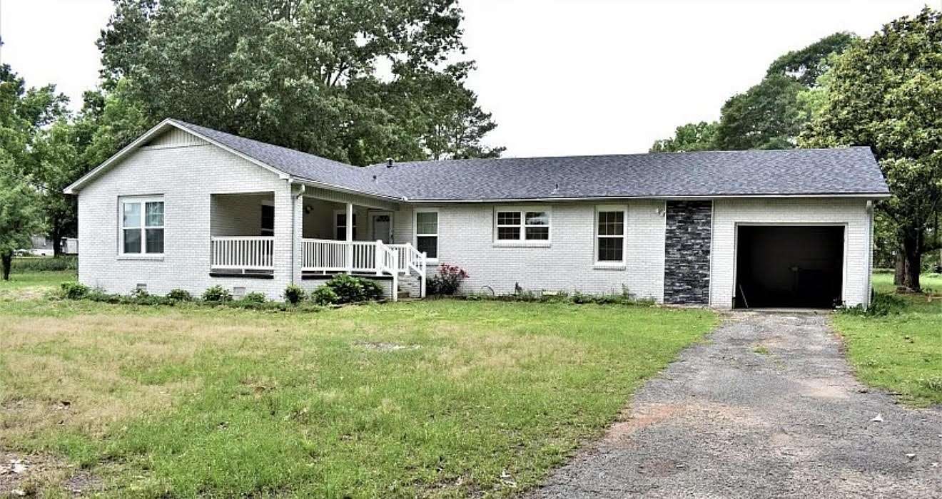 2.47 Acres of Land with Home for Sale in Taylor, Arkansas