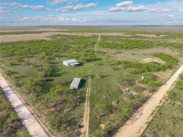 310 Acres of Land with Home for Sale in Goldsboro, Texas