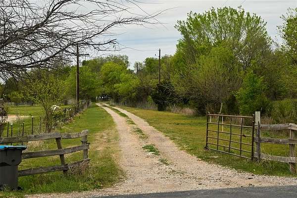 14.8 Acres of Recreational & Residential Land for Sale in Farmersville, Texas