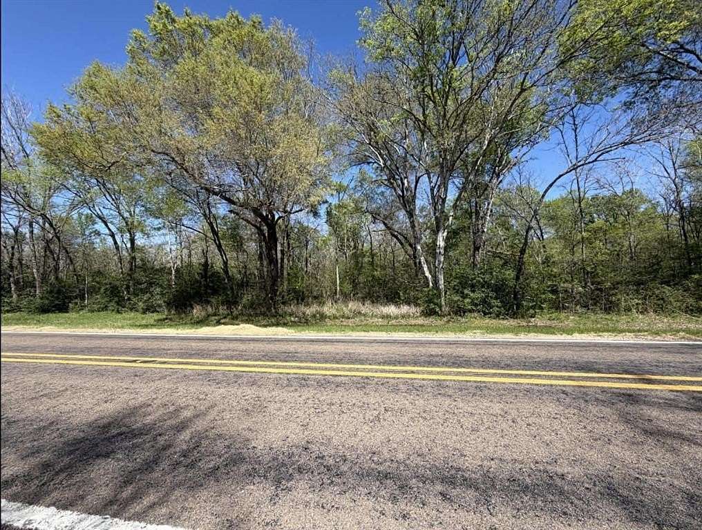 5 Acres of Residential Land for Sale in Oakwood, Texas