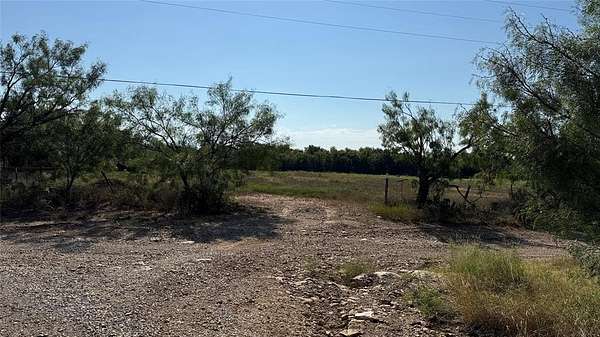 5 Acres of Land for Sale in Santa Anna, Texas