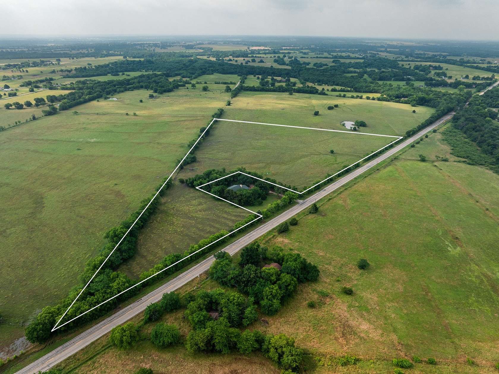 13.7 Acres of Land for Sale in Commerce, Texas