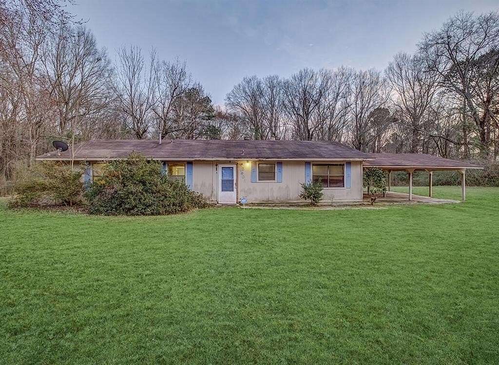 1.86 Acres of Land with Home for Sale in Texarkana, Texas