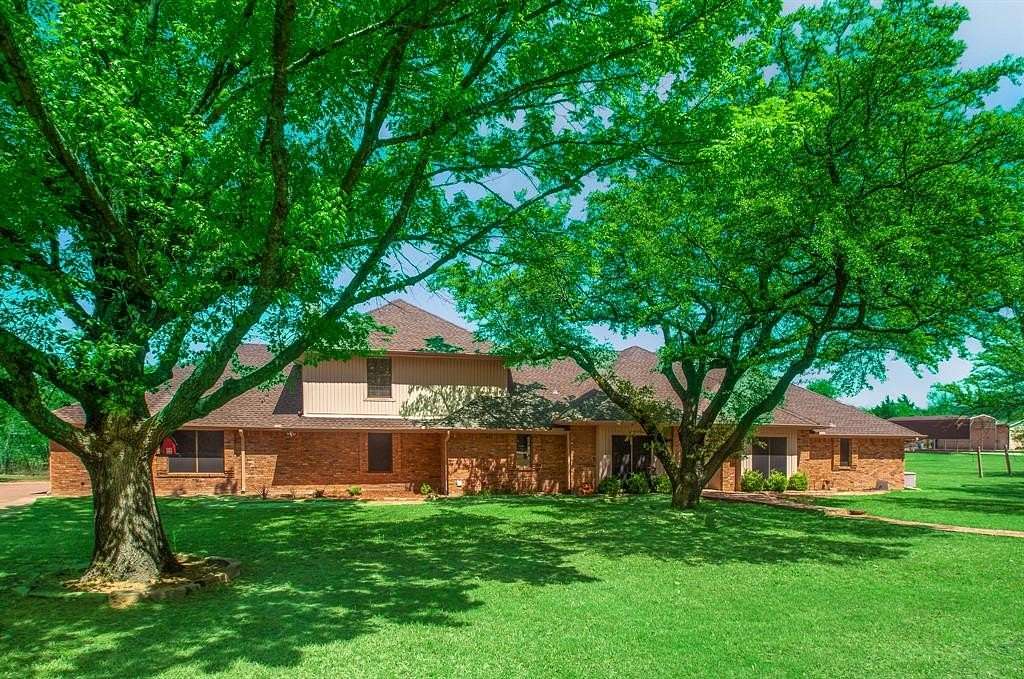 2 Acres of Land with Home for Sale in Rockwall, Texas