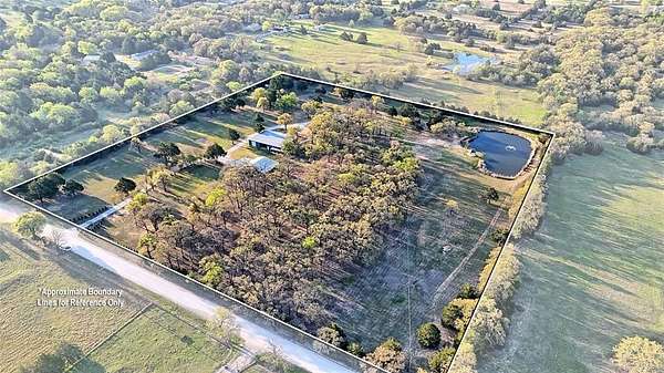 13 Acres of Land with Home for Sale in Whitesboro, Texas