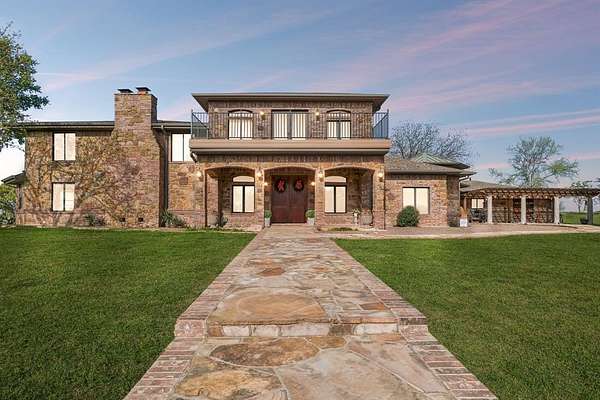 22.1 Acres of Improved Mixed-Use Land for Sale in Decatur, Texas