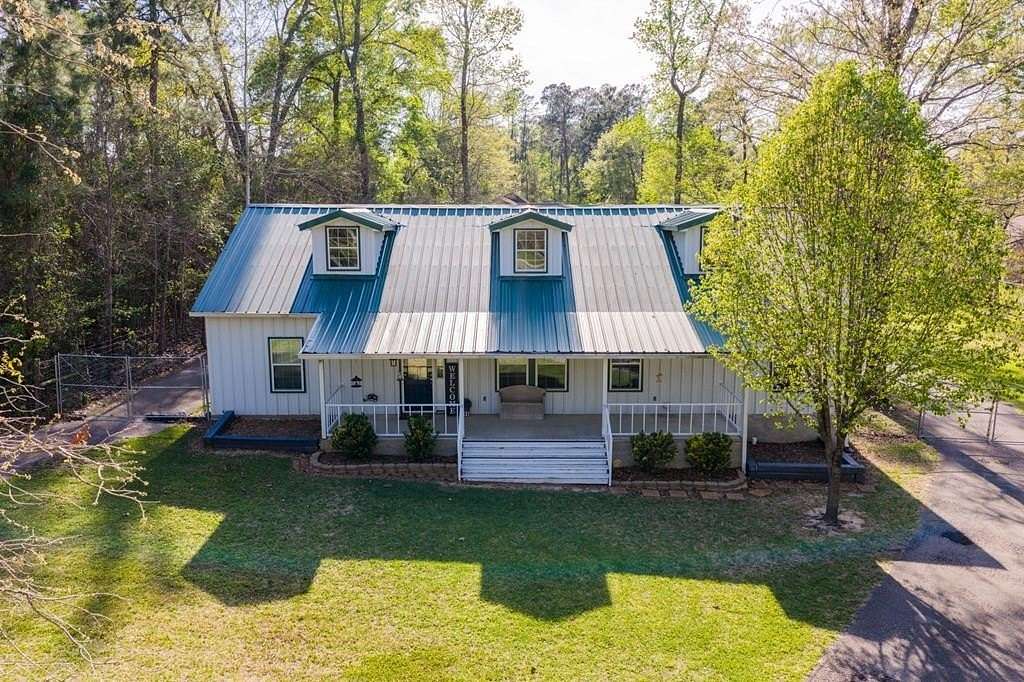 6.75 Acres of Land with Home for Sale in Lufkin, Texas
