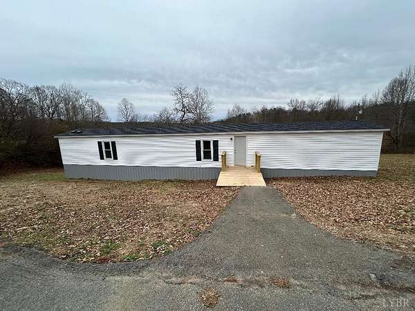 1.84 Acres of Land with Home for Sale in Huddleston, Virginia