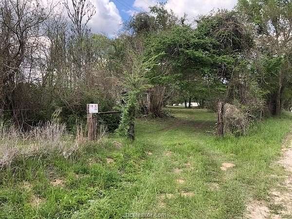 11 Acres of Land for Sale in Franklin, Texas