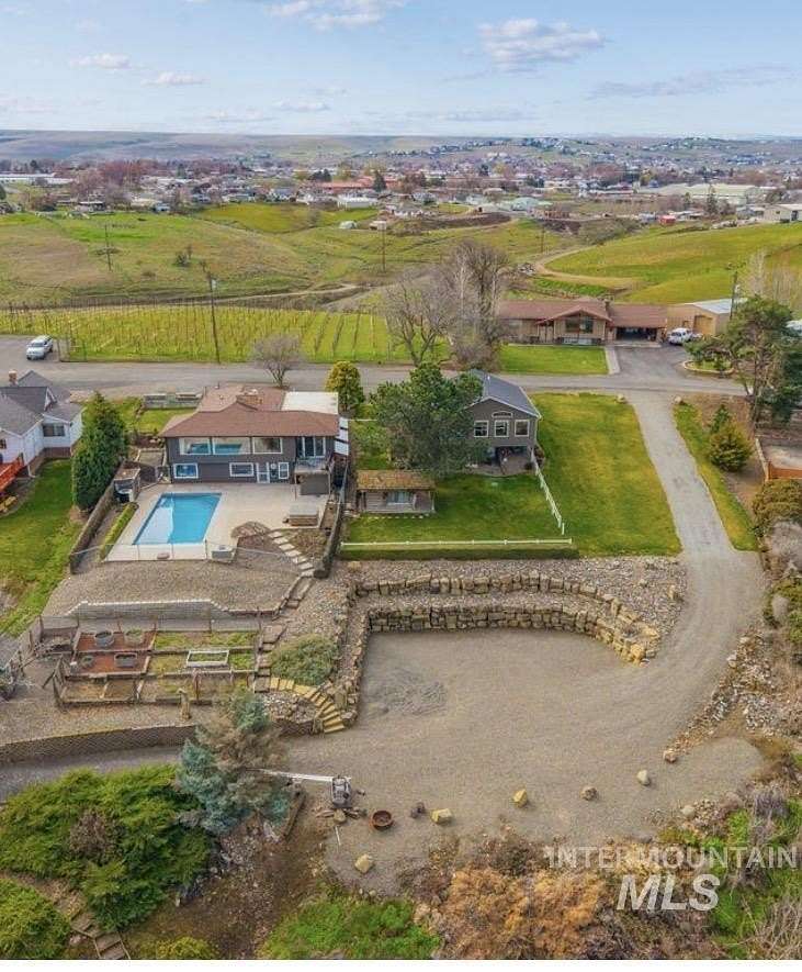 3.82 Acres of Land with Home for Sale in Clarkston, Washington