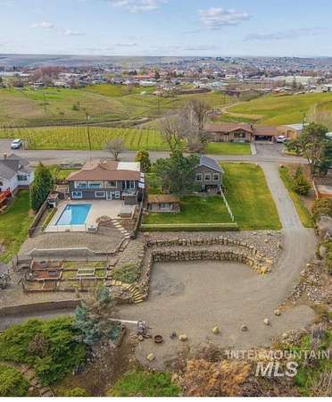 3.82 Acres of Land with Home for Sale in Clarkston, Washington