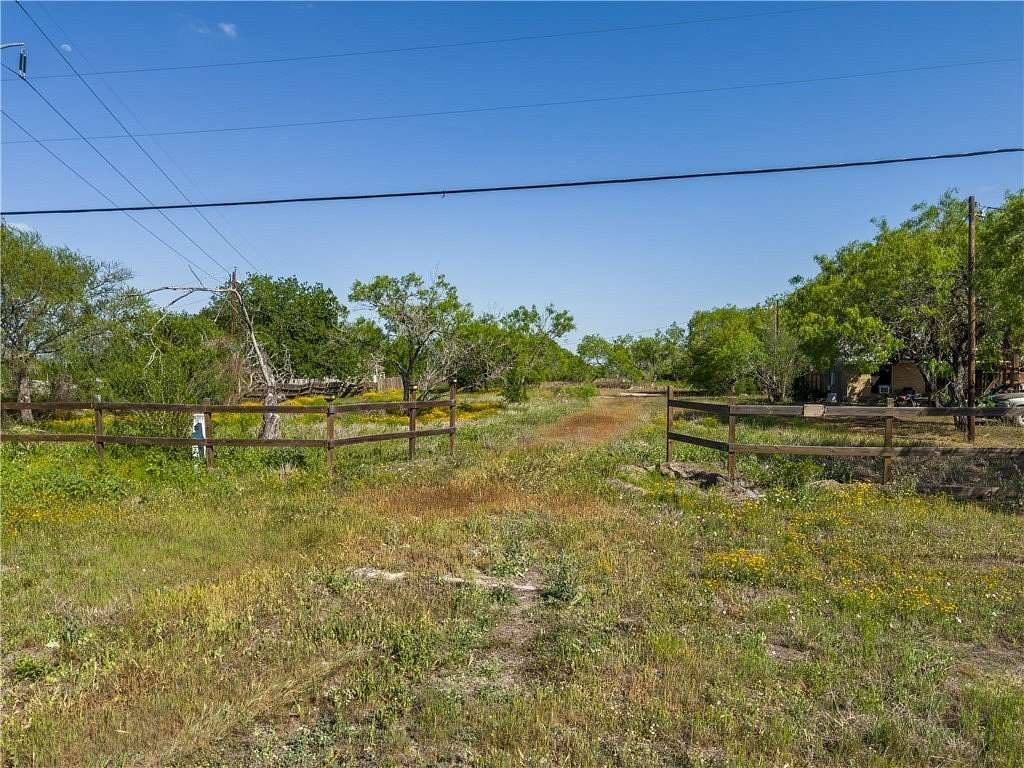1 Acre of Land for Sale in Orange Grove, Texas
