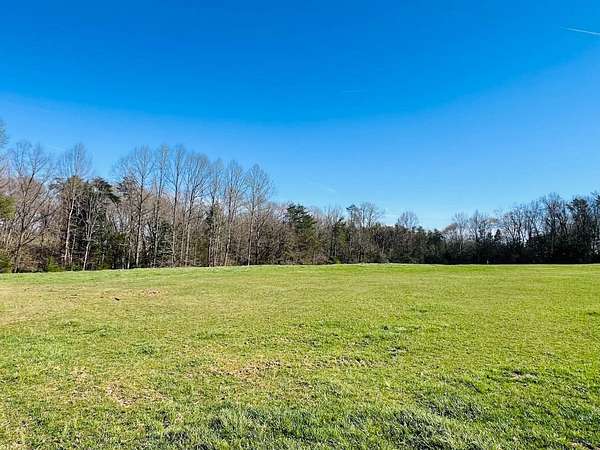 4.79 Acres of Residential Land for Auction in Russell Springs, Kentucky