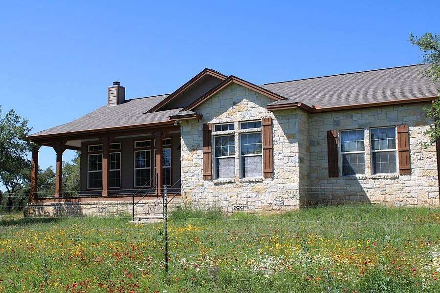 100 Acres of Land with Home for Sale in Fredonia, Texas