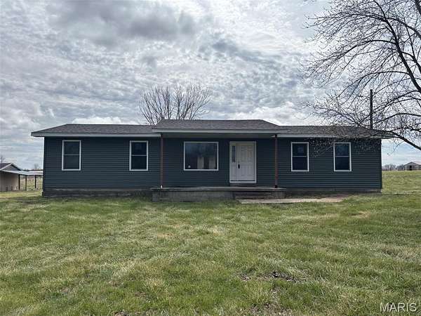 5 Acres of Land for Sale in Brighton, Illinois