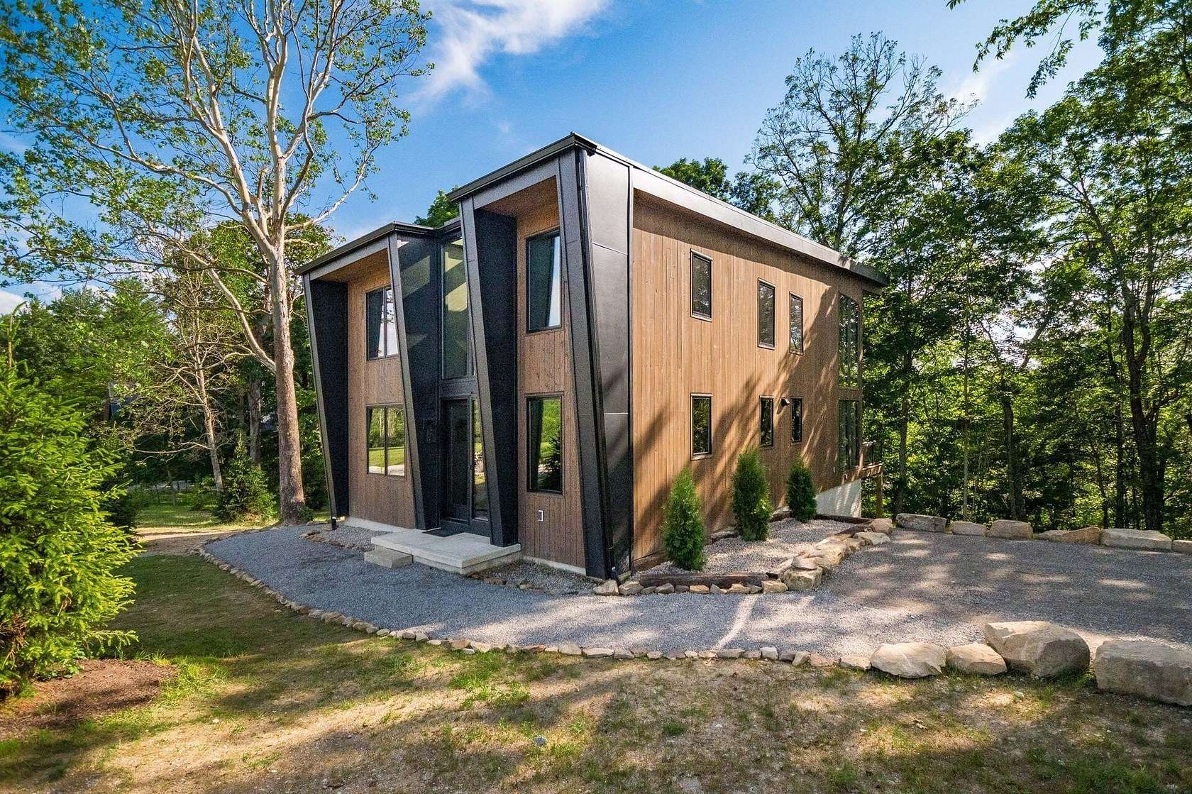 102 Acres of Land with Home for Sale in New Plymouth, Ohio