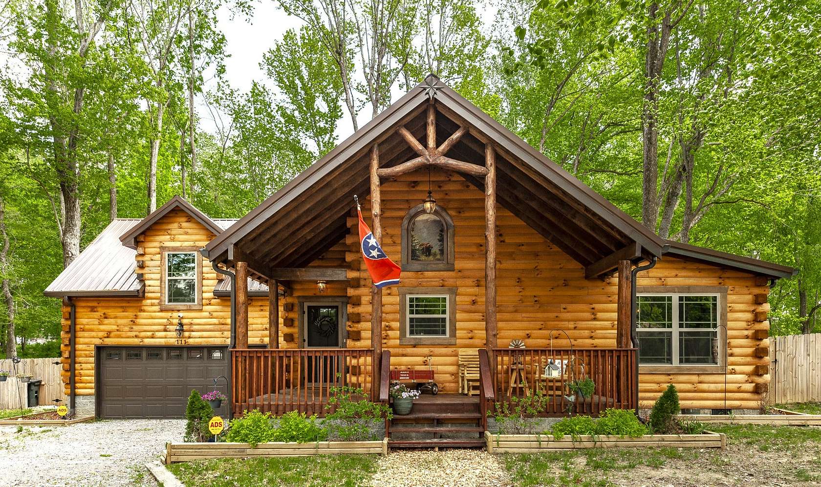 1.74 Acres of Improved Mixed-Use Land for Sale in Cottontown, Tennessee