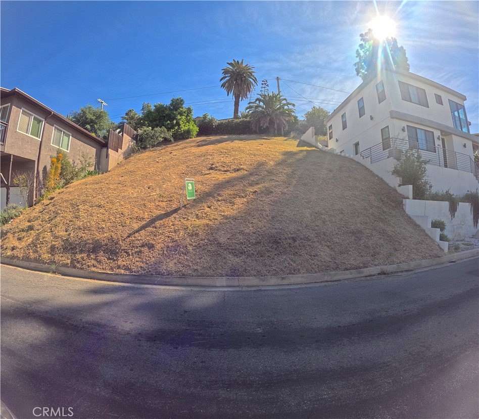 0.1 Acres of Land for Sale in Los Angeles, California
