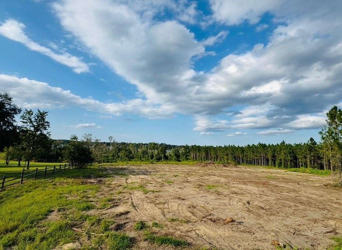 3 Acres of Land for Sale in Ocklawaha, Florida