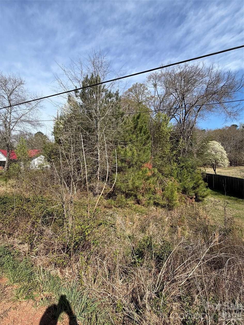 2 Acres of Residential Land for Sale in Great Falls, South Carolina