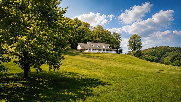 39.8 Acres of Land with Home for Sale in Hampshire, Tennessee