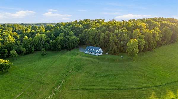 39.8 Acres of Land with Home for Sale in Hampshire, Tennessee