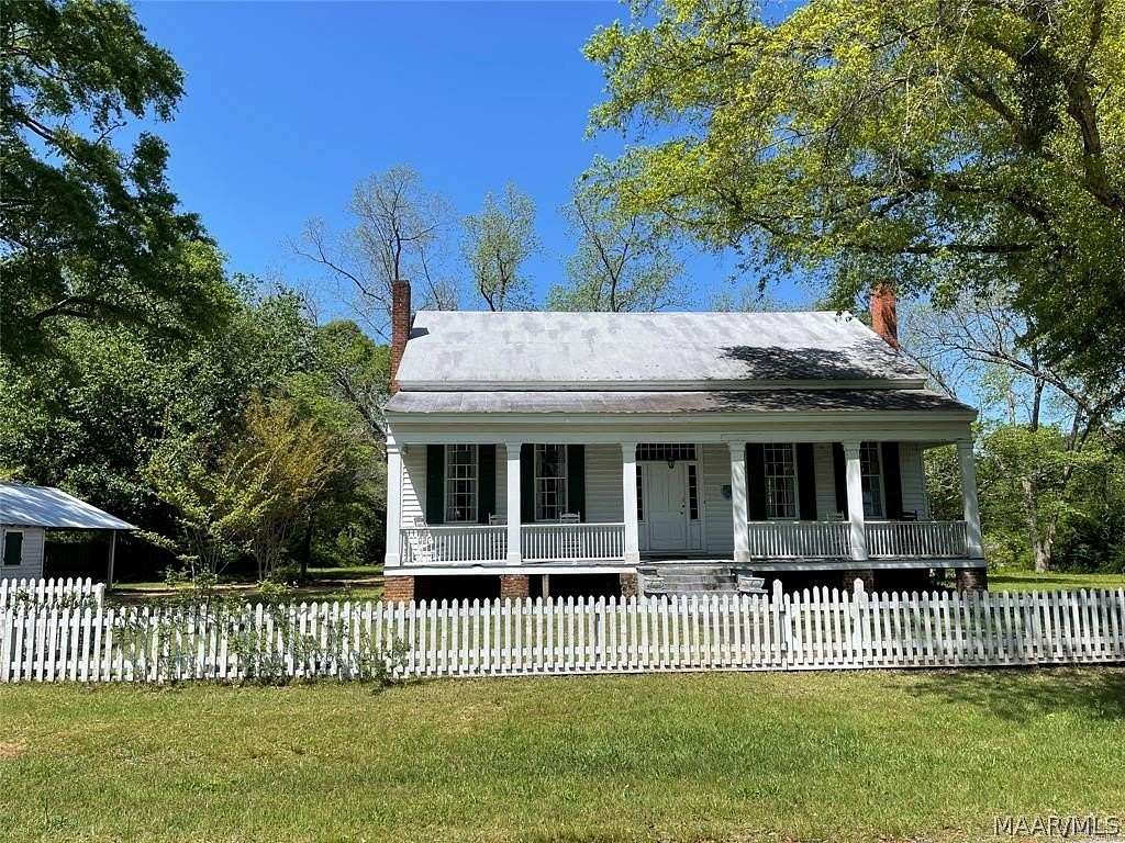 2 Acres of Land with Home for Sale in Valley Grande, Alabama