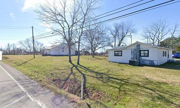 1.5 Acres of Improved Commercial Land for Sale in Woodbury, Tennessee