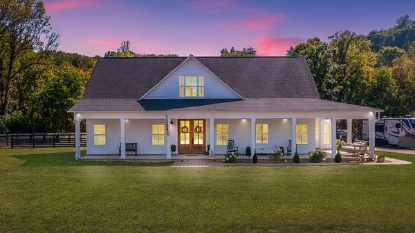 15.1 Acres of Land with Home for Sale in Fayetteville, Tennessee