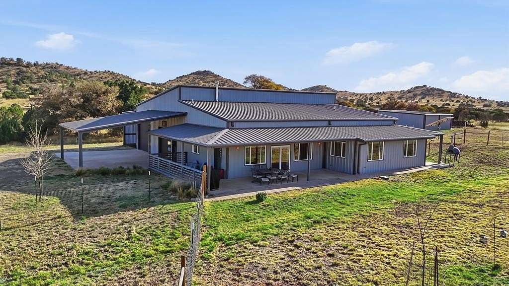 14.5 Acres of Land with Home for Sale in Fort Davis, Texas