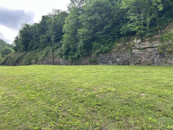 1 Acre of Commercial Land for Sale in Manchester, Kentucky