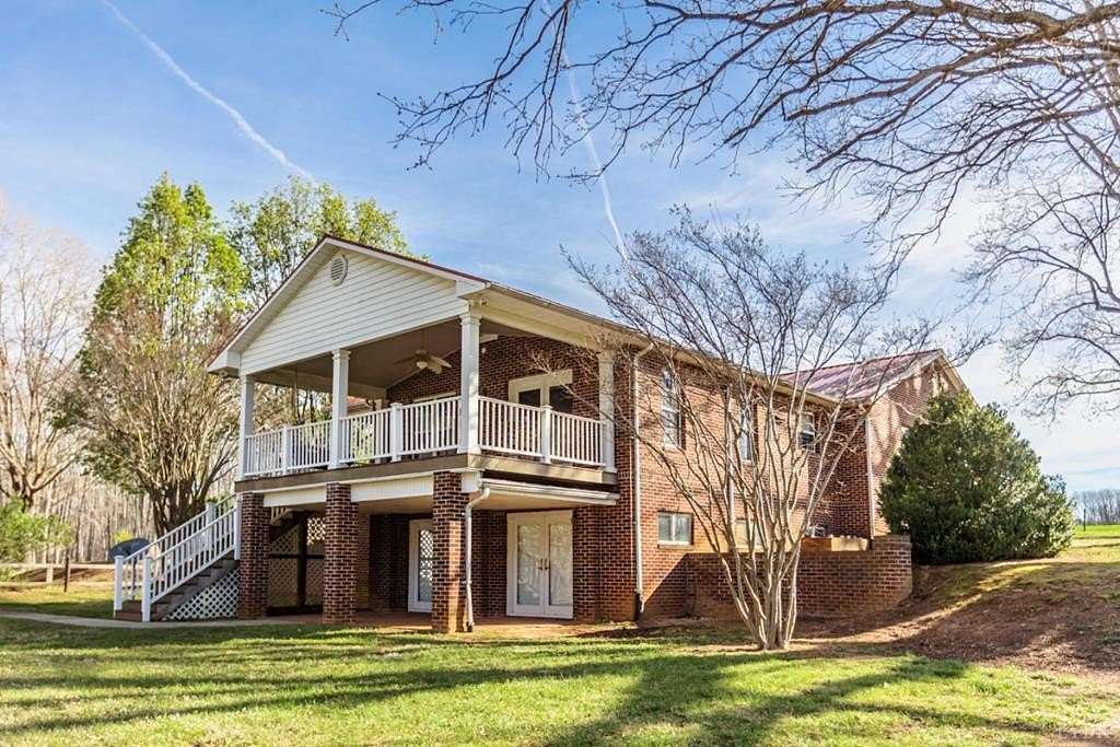 96.6 Acres of Recreational Land with Home for Sale in Pamplin City, Virginia