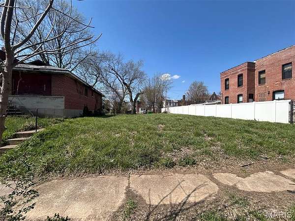 0.14 Acres of Residential Land for Sale in St. Louis, Missouri