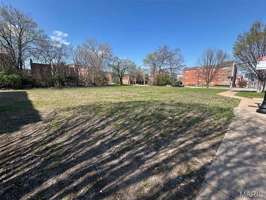 0.32 Acres of Residential Land for Sale in St. Louis, Missouri