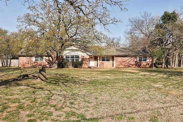 4.86 Acres of Land with Home for Sale in Edmond, Oklahoma