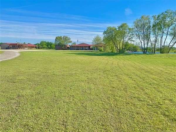 14.6 Acres of Improved Mixed-Use Land for Sale in Mounds, Oklahoma